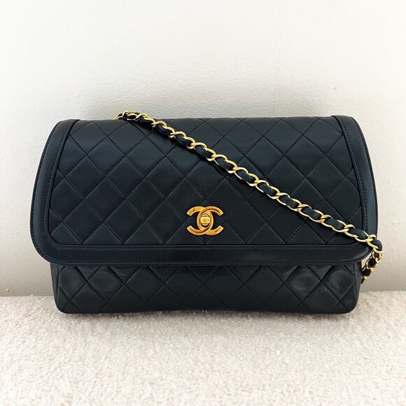 Authentic Vintage CHANEL Black Lambskin  Single Flap Bag - Picture 1 of 16